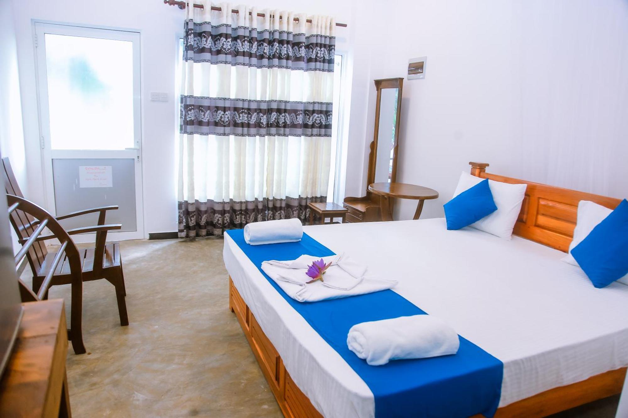 Blue Sky Hotel Mirissa Kültér fotó