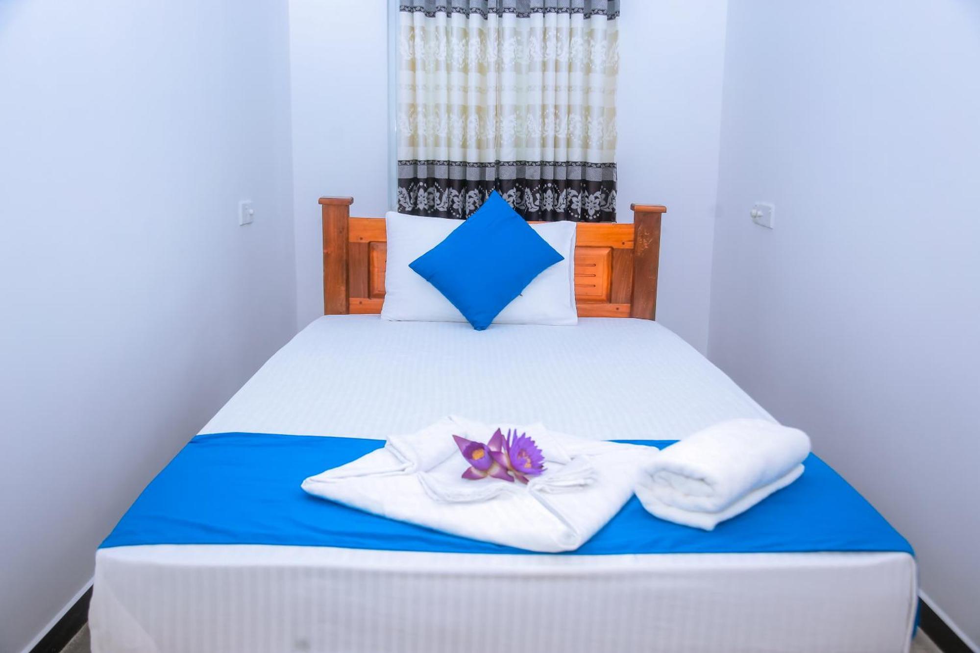 Blue Sky Hotel Mirissa Kültér fotó