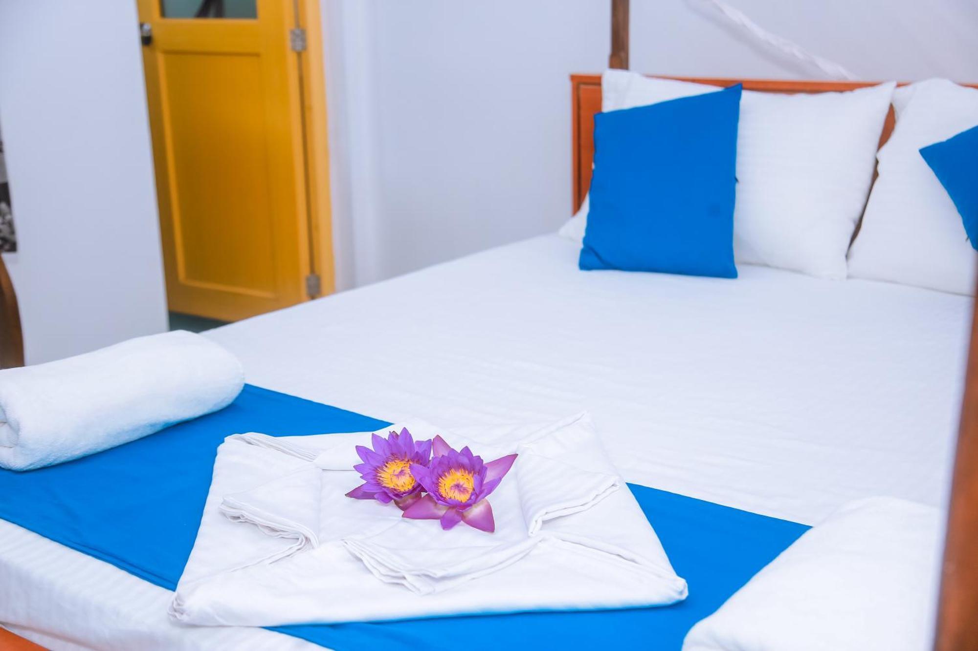 Blue Sky Hotel Mirissa Kültér fotó